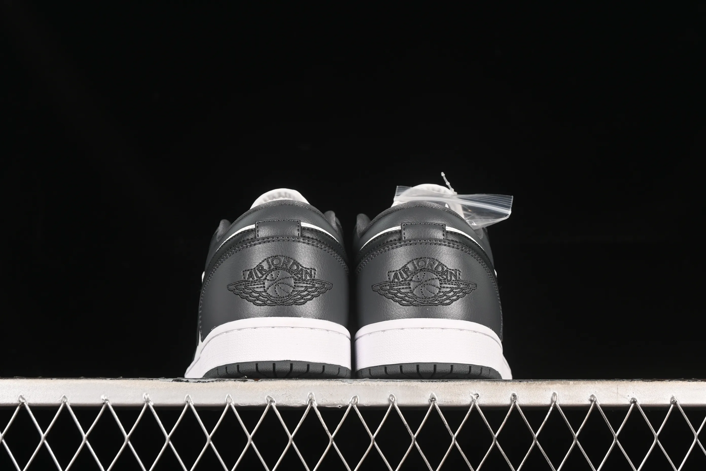 All categories Air Jordan Jordan series basketball shoes Air Jordan 1 Low Air Jordan 1 Low "Dark Grey" AJ1 Joe 1 dark gray white low-top cultural and casual sneakers DC0774-102